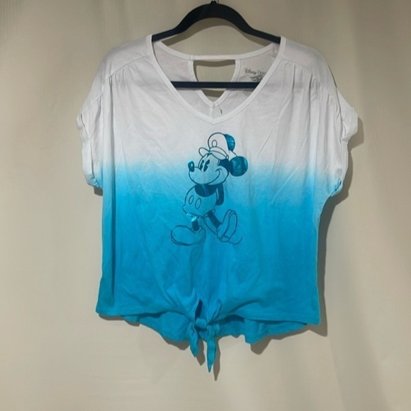 Disney Tops - NWOT DISNEY Women’s Short Sleeve‎ Top/Tees Size Small